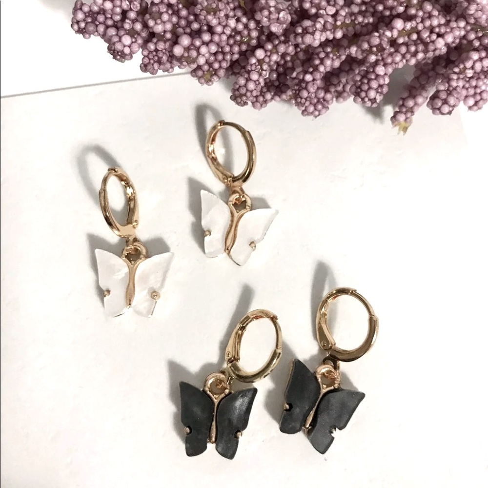 2* butterfly earrings(white and black)